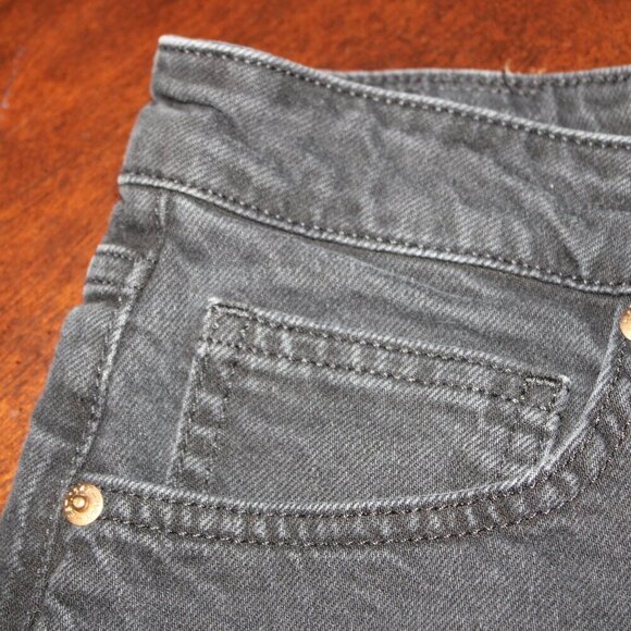 H&M Denim Shorts Dark Wash – Size 12 - Picture 3 of 7